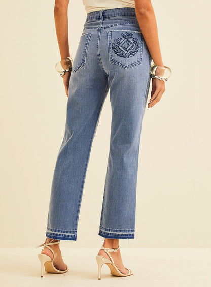 Calça Jeans Lola Zandz Reta com Bordado Posterior